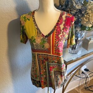 Johnny Was short sleeve V-neck T-shirt size XS.